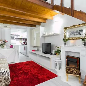 https://diana-luxury-loft.it-romehotels.com