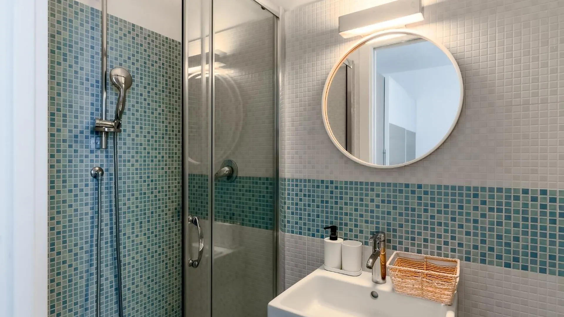 Favola House Isola Apartment Milan