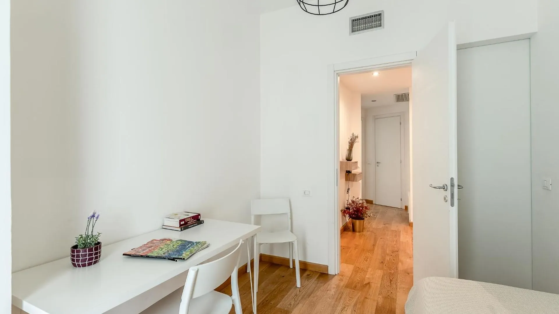 Favola House Isola Apartment Milan