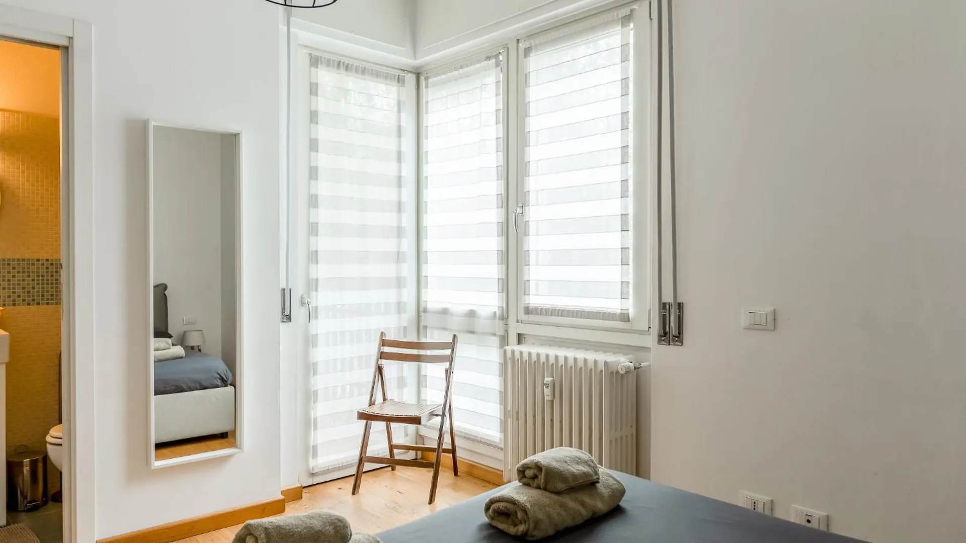 Favola House Isola Apartment Milan 0*,  Italy