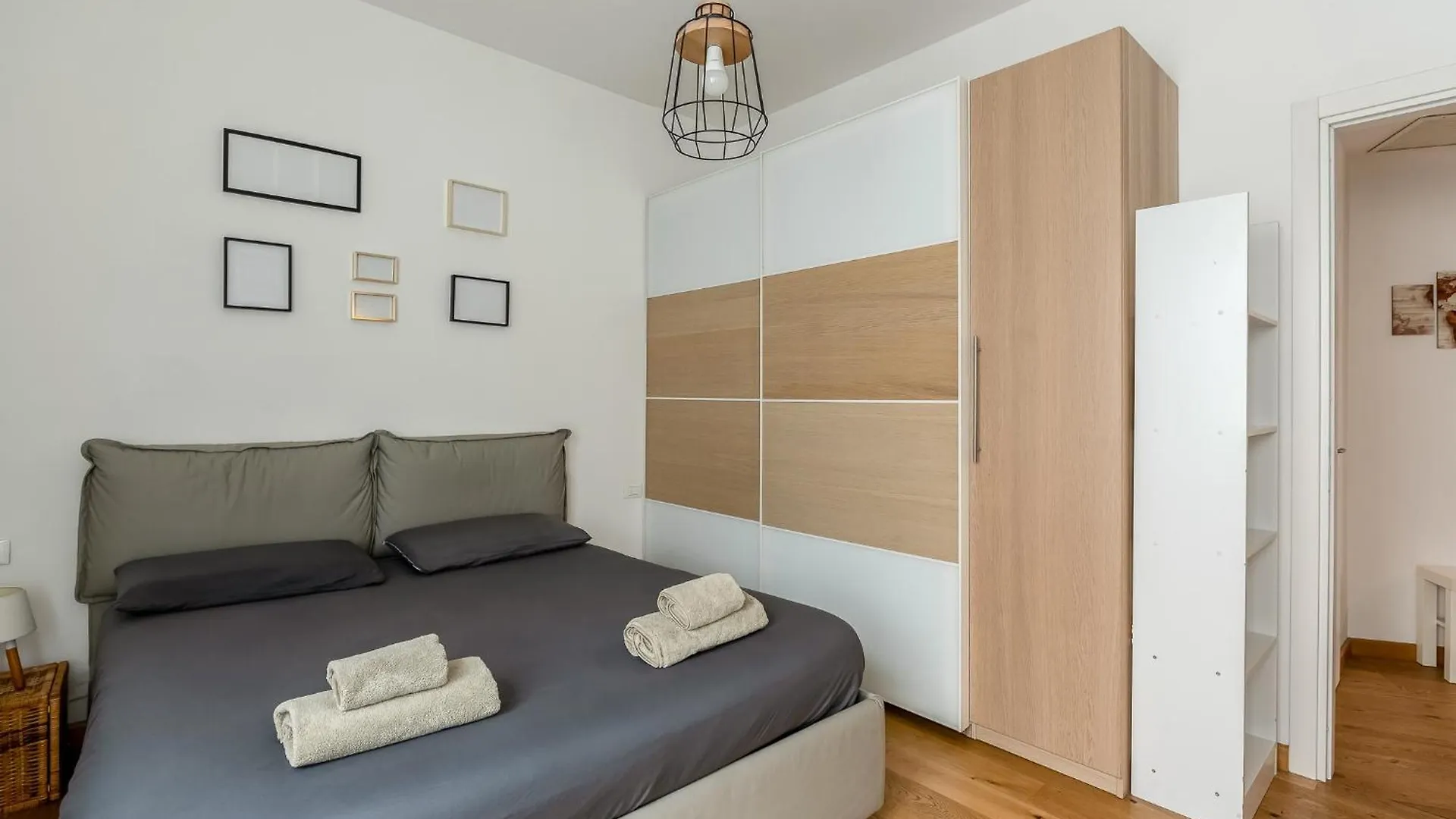 Favola House Isola Apartment Milan