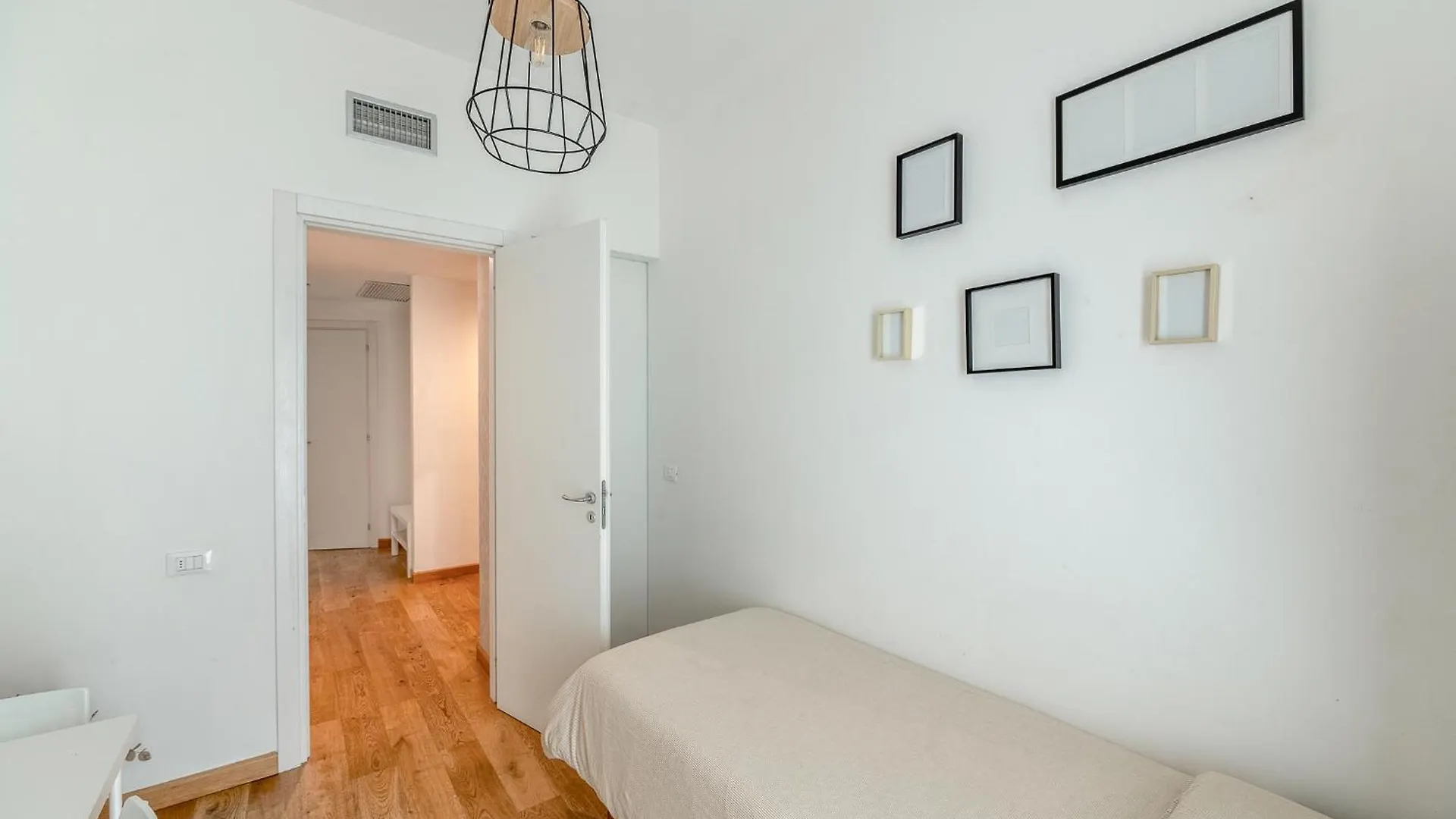 Favola House Isola Apartment Milan