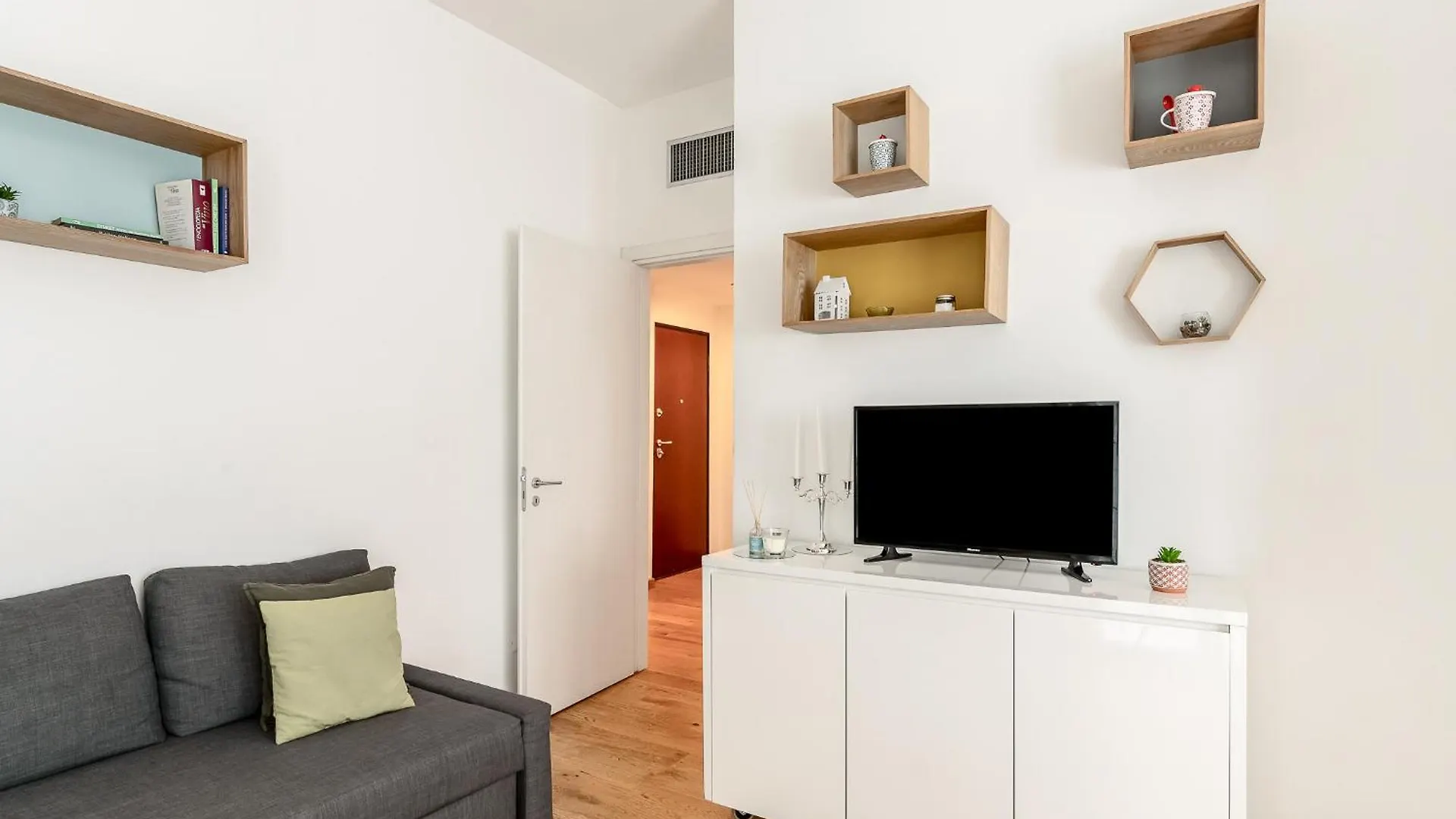 Favola House Isola Apartment Milan