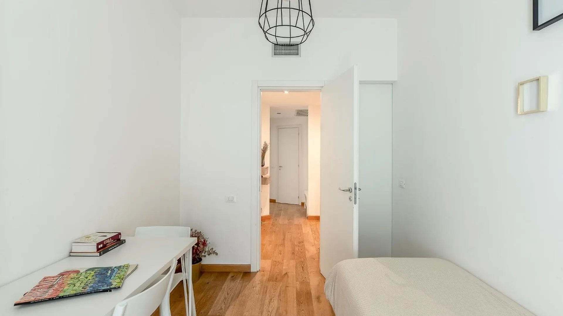 Favola House Isola Apartment Milan Italy
